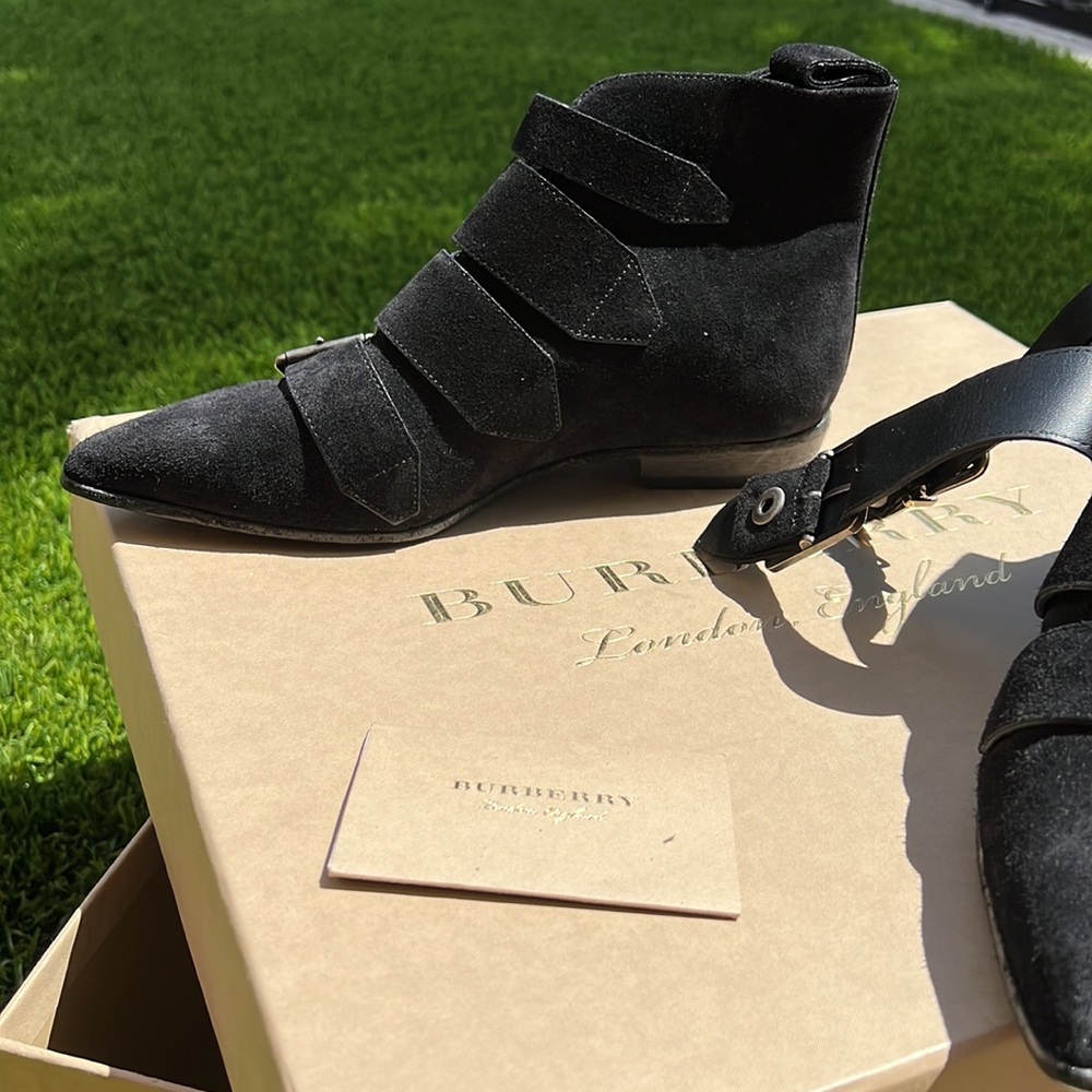 NWB Burberry ladies black buckled ankle boot size 35 - Picture 14 of 15